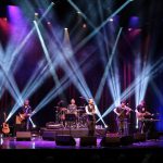 bands people 1600x900 1